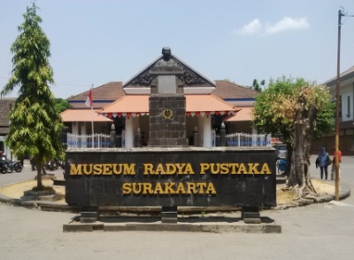 Sejarah Museum Radya Pustaka